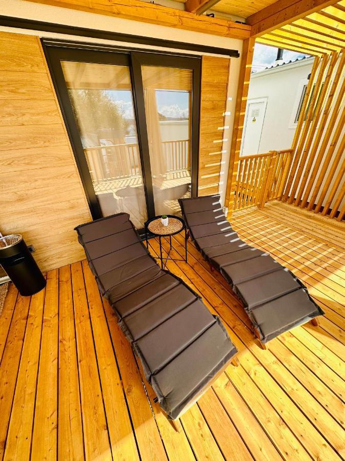 Villa Family Grand De Luxe Mobilhome Selce Eksteriør billede