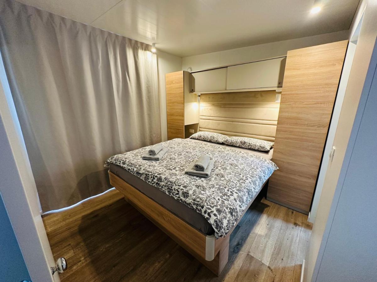 Villa Family Grand De Luxe Mobilhome Selce Eksteriør billede