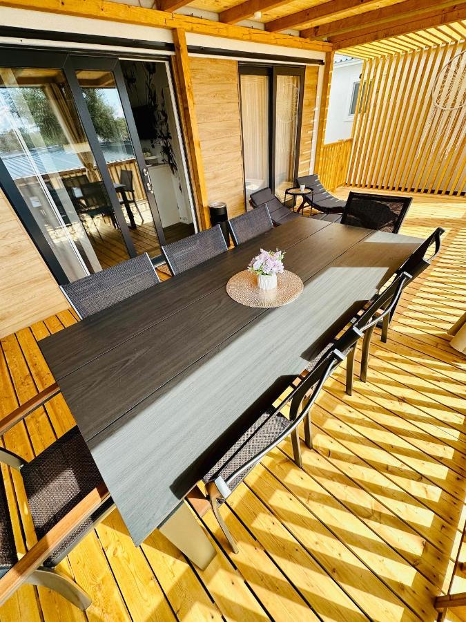 Villa Family Grand De Luxe Mobilhome Selce Eksteriør billede
