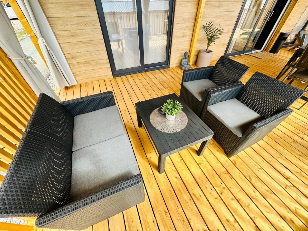 Villa Family Grand De Luxe Mobilhome Selce Eksteriør billede